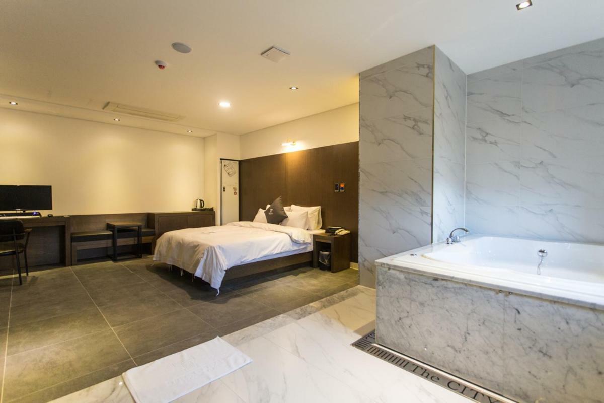 ג'אונג'ו The City Hotel מראה חיצוני תמונה
